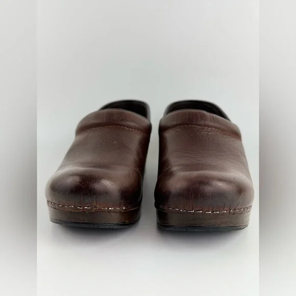 Dansko Women's Brown Leather Professional Clogs, Slip-on, Size 37 (US 6.5) - Picture 5 of 13